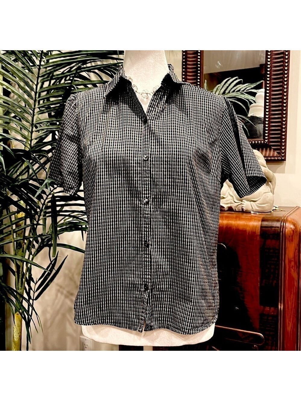Geoffrey Beene Sport black/cream S short sleeve button up shirt with chest  dart
